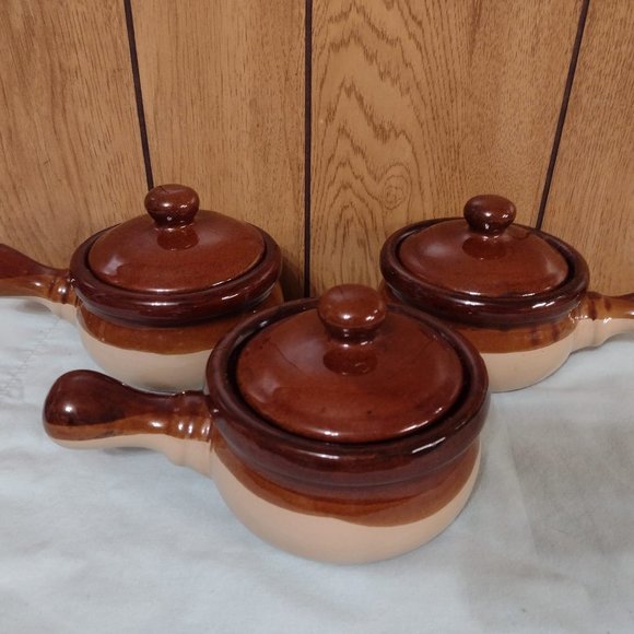 Kitchen 3 Stoneware Pottery Crock Soup Chili Bowls With Handles Lids